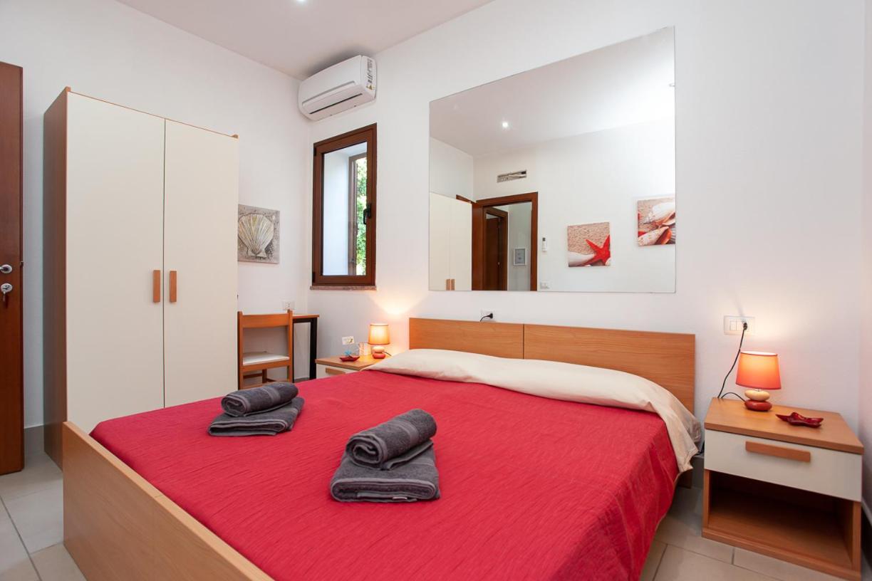 Mivida "Le Stanze Di Ada" Bed & Breakfast ซาน เตโอโดโร ภายนอก รูปภาพ