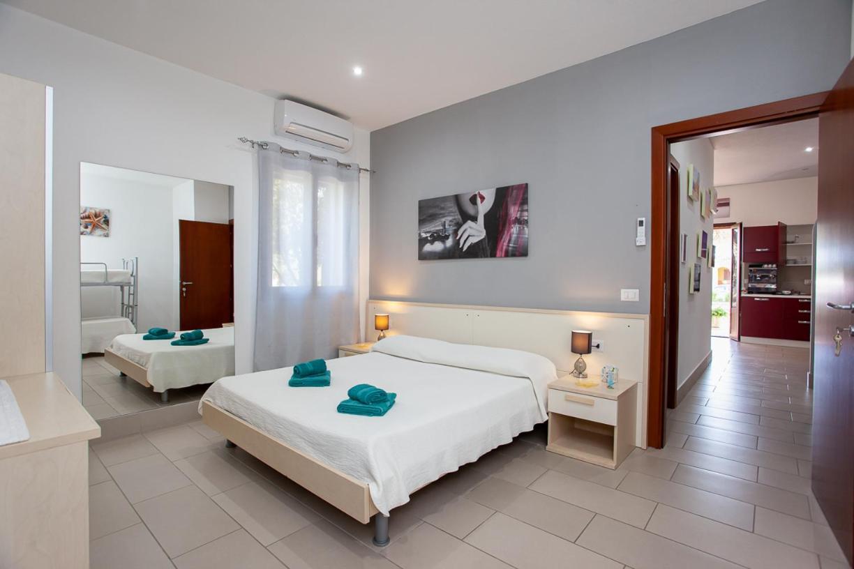 Mivida "Le Stanze Di Ada" Bed & Breakfast ซาน เตโอโดโร ภายนอก รูปภาพ