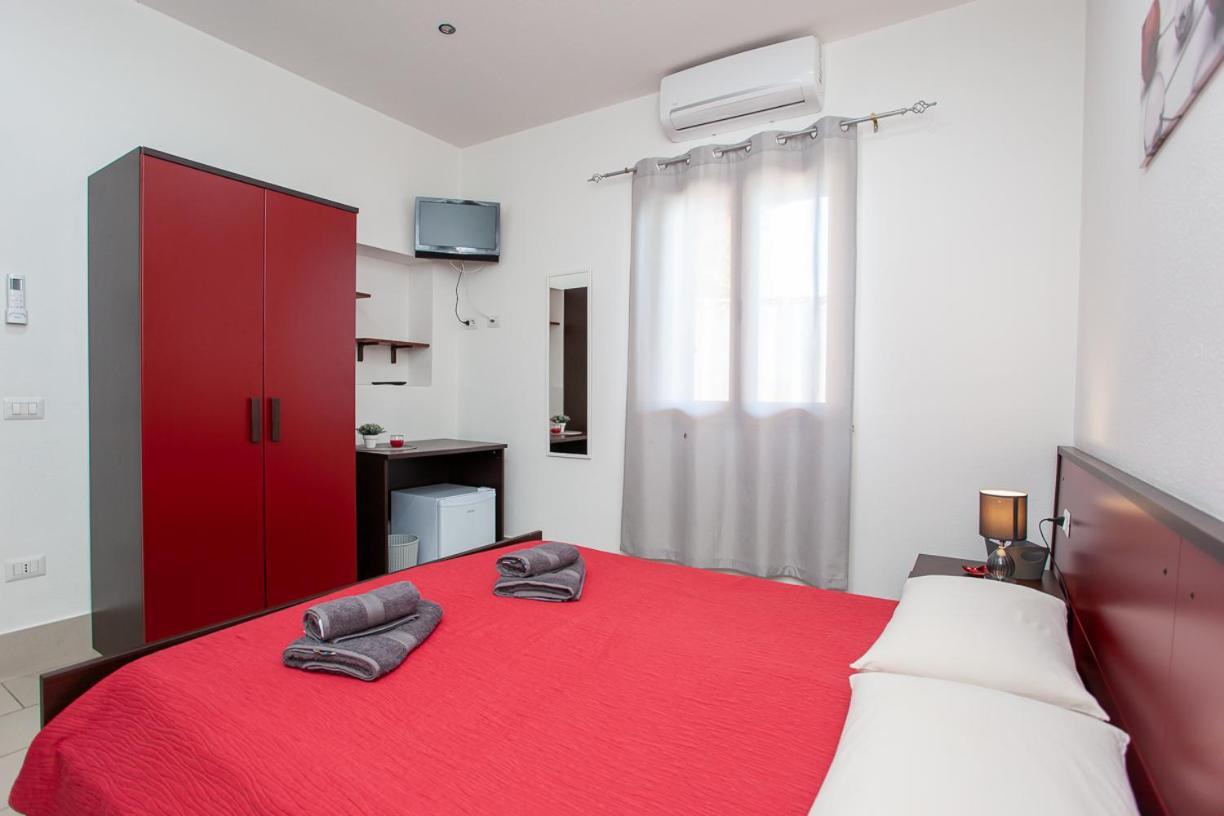 Mivida "Le Stanze Di Ada" Bed & Breakfast ซาน เตโอโดโร ภายนอก รูปภาพ