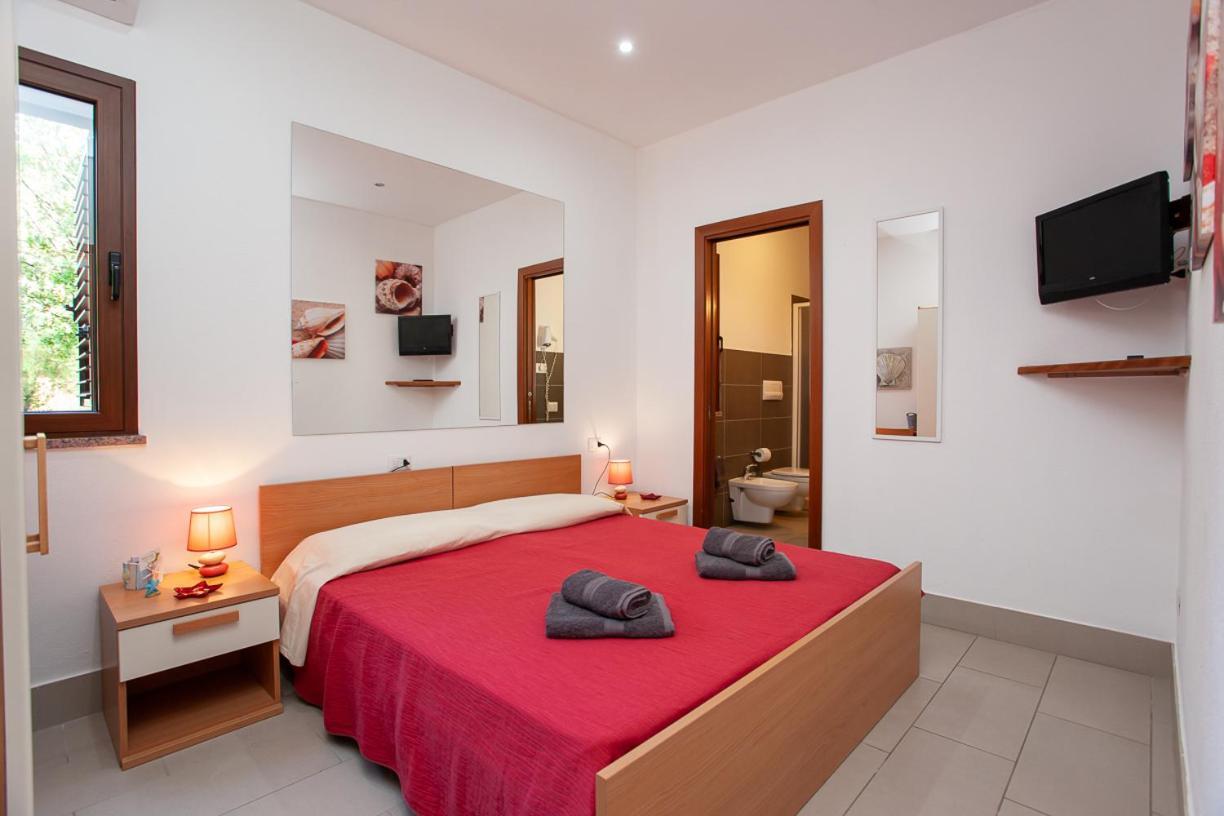 Mivida "Le Stanze Di Ada" Bed & Breakfast ซาน เตโอโดโร ภายนอก รูปภาพ