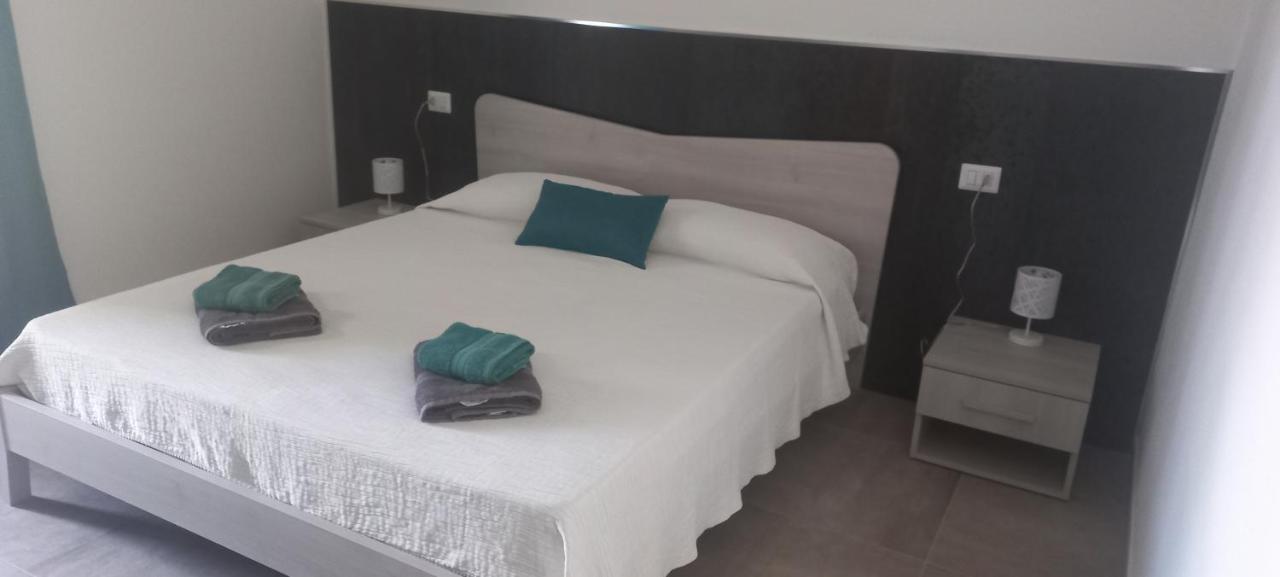 Mivida "Le Stanze Di Ada" Bed & Breakfast ซาน เตโอโดโร ภายนอก รูปภาพ